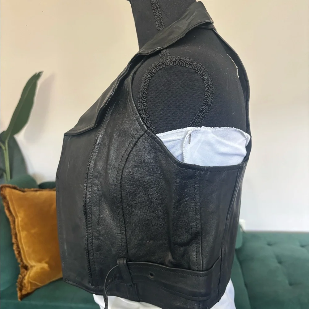 Hot Leather Cropped Black Leather Vest - Picture 4 of 10